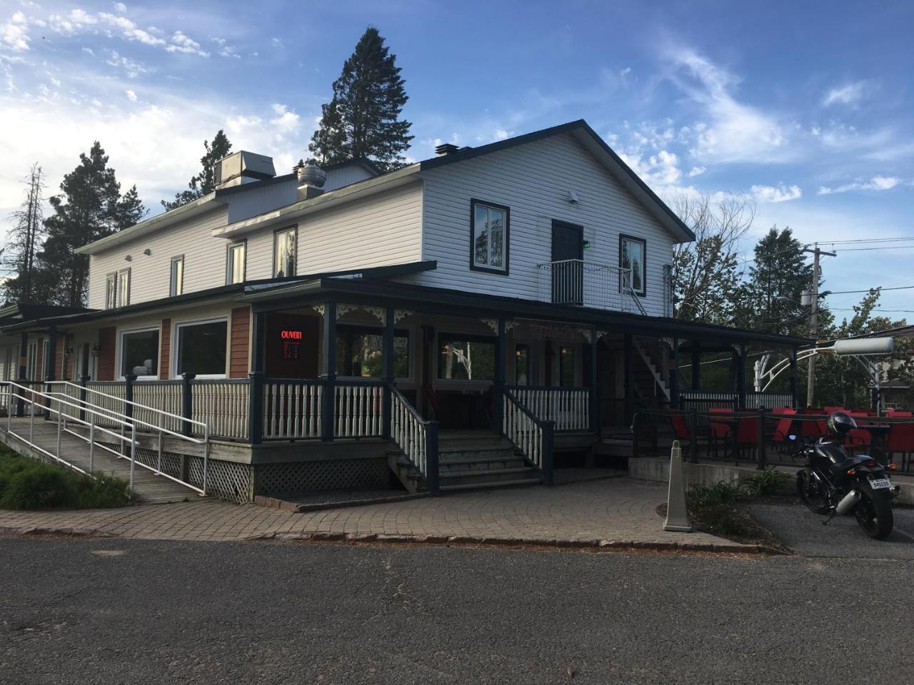 Auberge Valcartier سان غابرييل دي فالكارتييه المظهر الخارجي الصورة